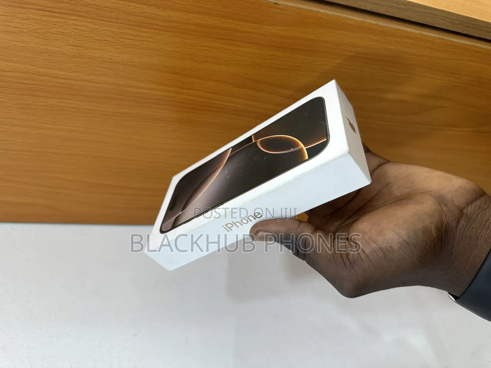 New Apple iPhone 16 Pro 128 GB Gold
