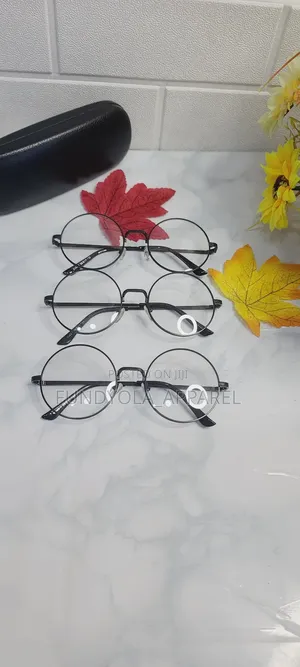Round Extra Clear Eyeglass