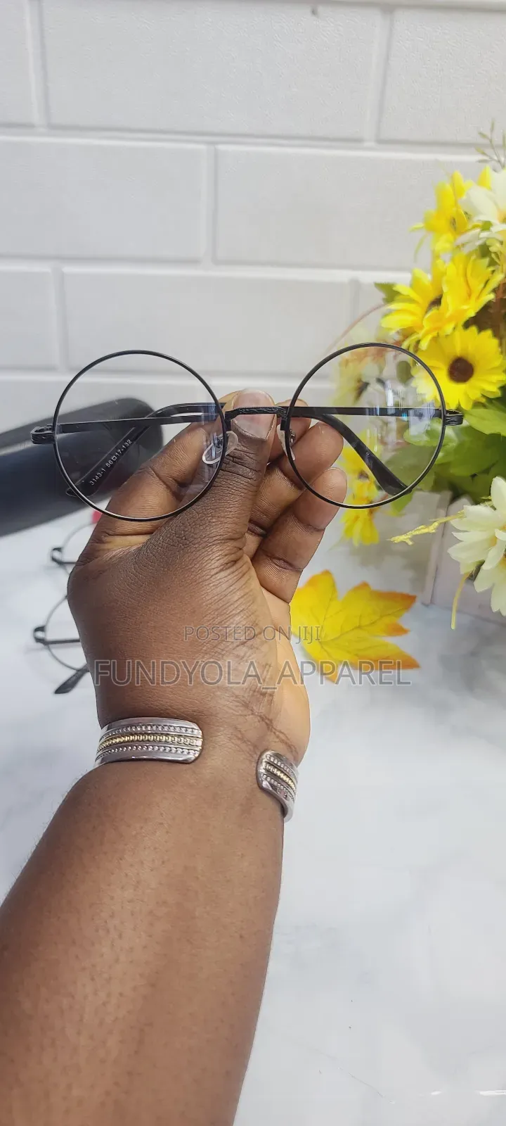 Round Extra Clear Eyeglass