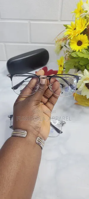 Square Shape Extra Clear Eyeglass