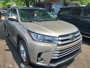 Toyota Highlander Limited Platinum V6 4x4 (3.5L 6cyl 6A) 2016 Gold