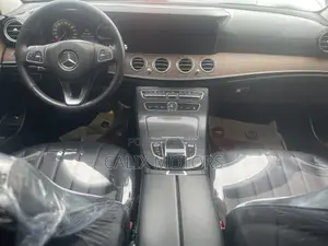 Mercedes-Benz E300 2017 Black