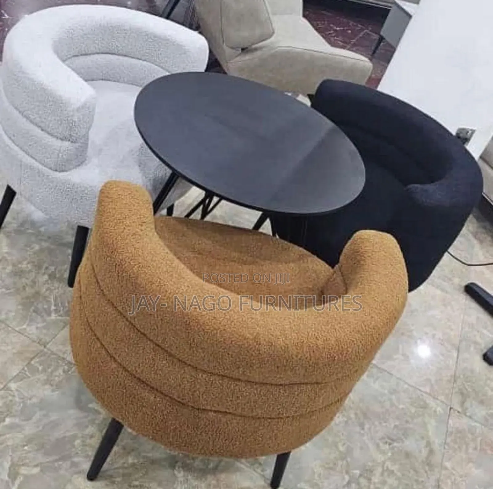 Executive Highly Quality Relaxing Chair With Table