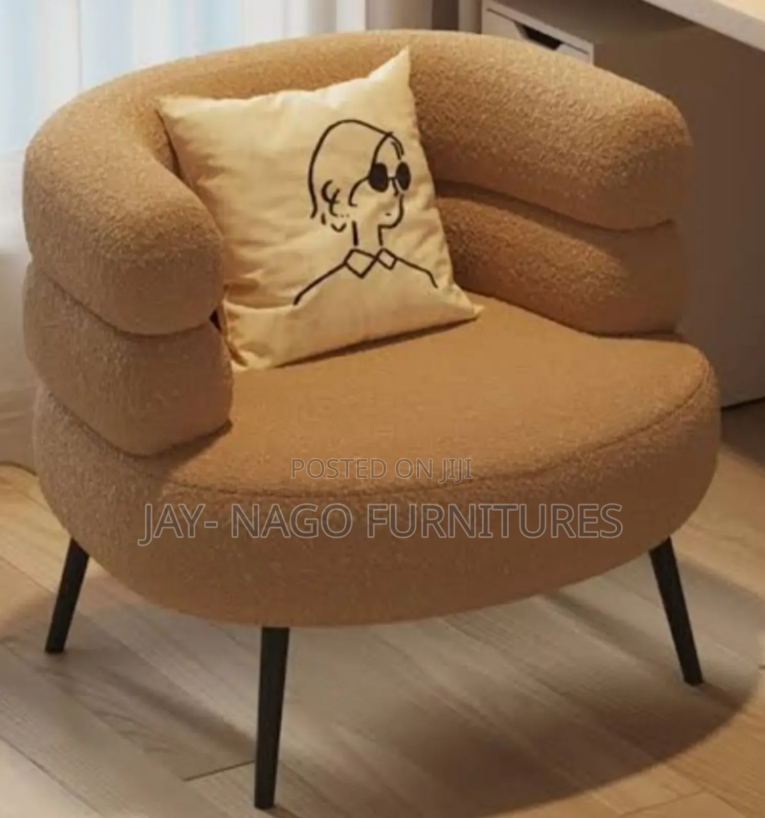 Executive Highly Quality Relaxing Chair With Table