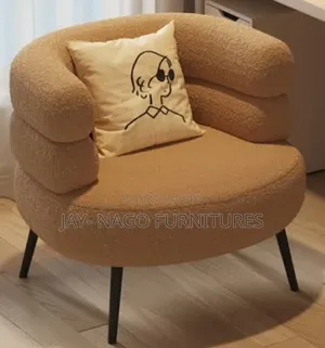 Executive Highly Quality Relaxing Chair With Table