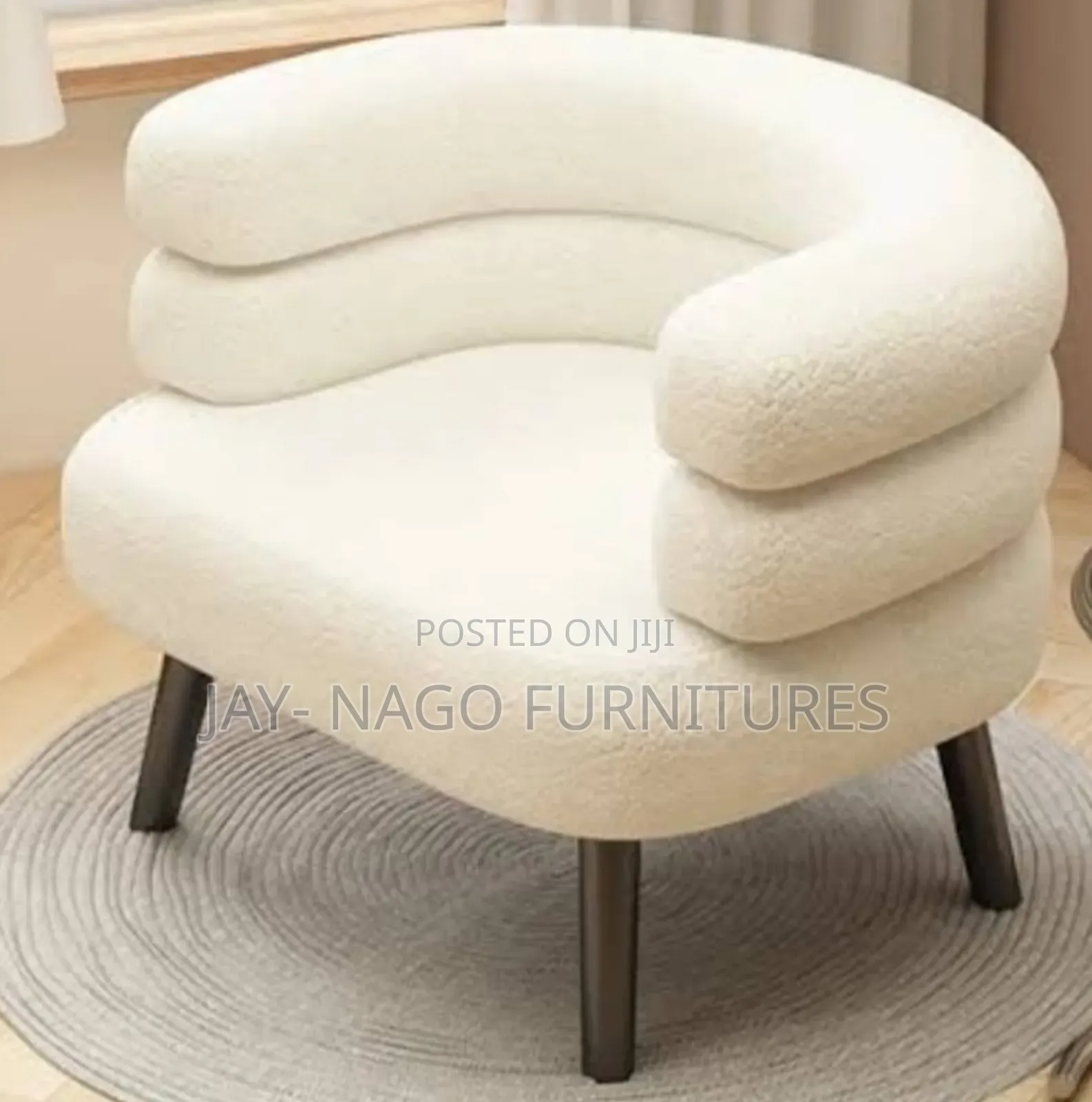 Executive Highly Quality Relaxing Chair With Table