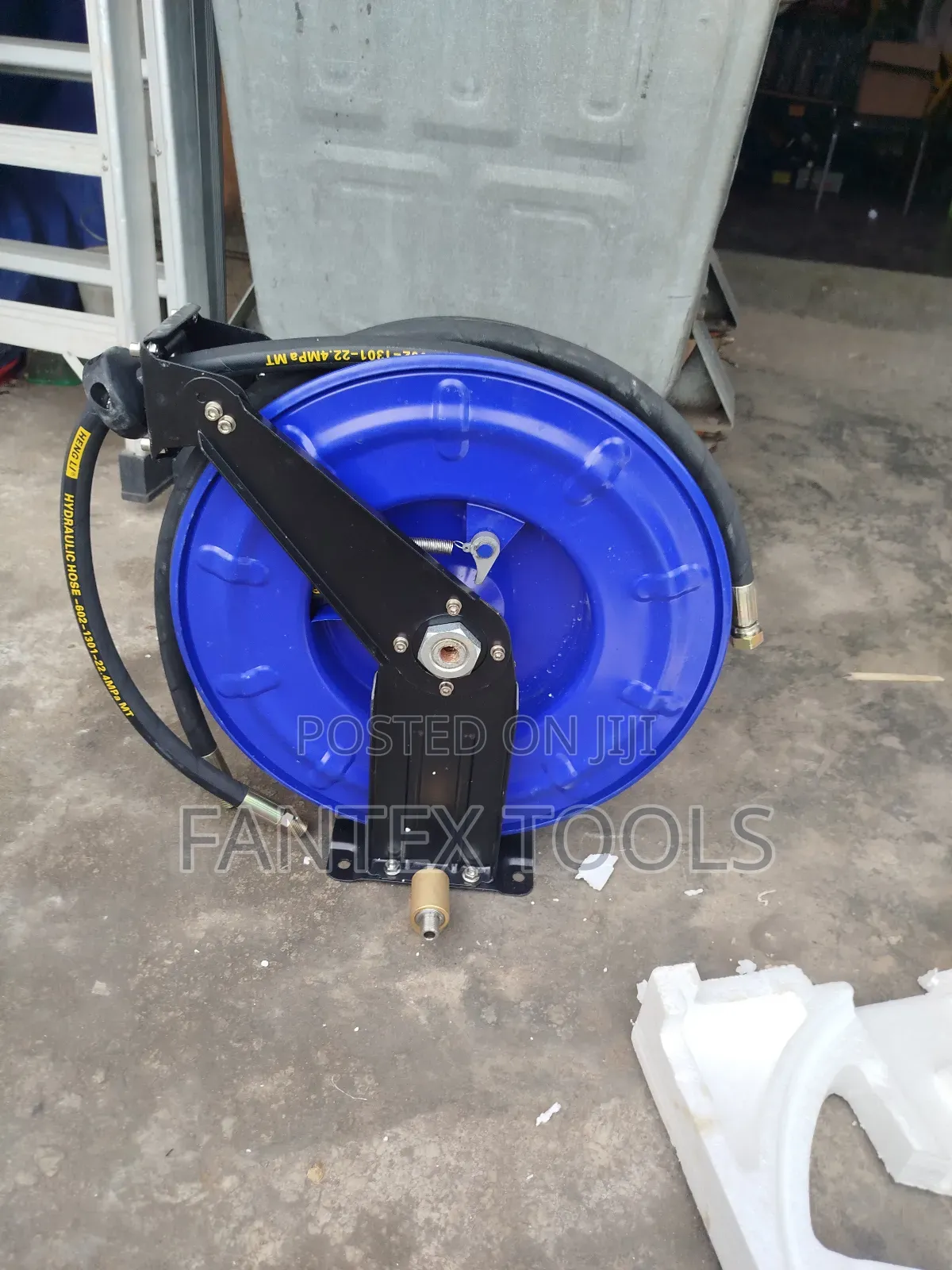 Grease Hose Reel .