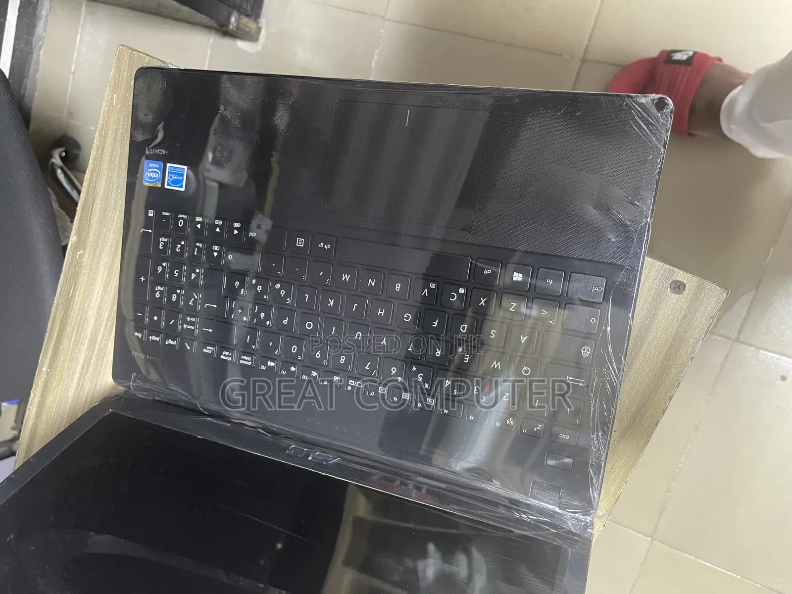 New Laptop Asus Eee PC 1011CX 4GB Intel SSD 256GB