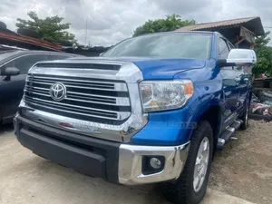 Photo - Toyota Tundra 2015 Blue
