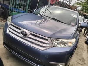 Toyota Highlander 3.5L 4WD 2013 Blue