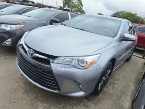 Toyota Camry 2016 Silver