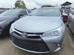 Toyota Camry 2016 Silver