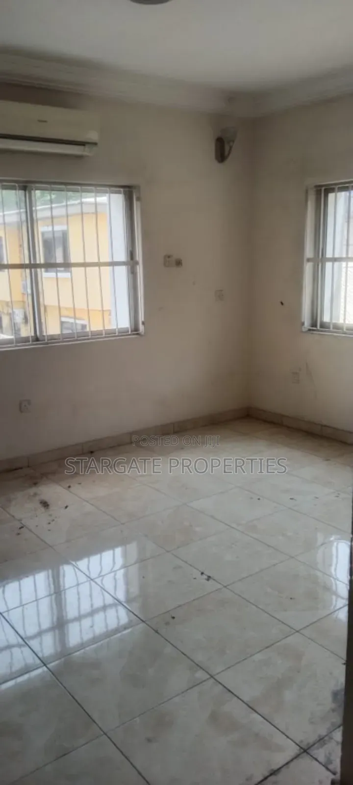 5bdrm Duplex in Off Bisiola, Lekki Phase 1 for rent