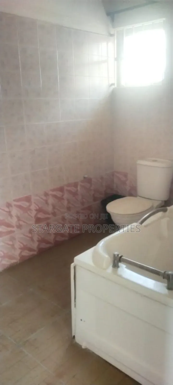 5bdrm Duplex in Off Bisiola, Lekki Phase 1 for rent