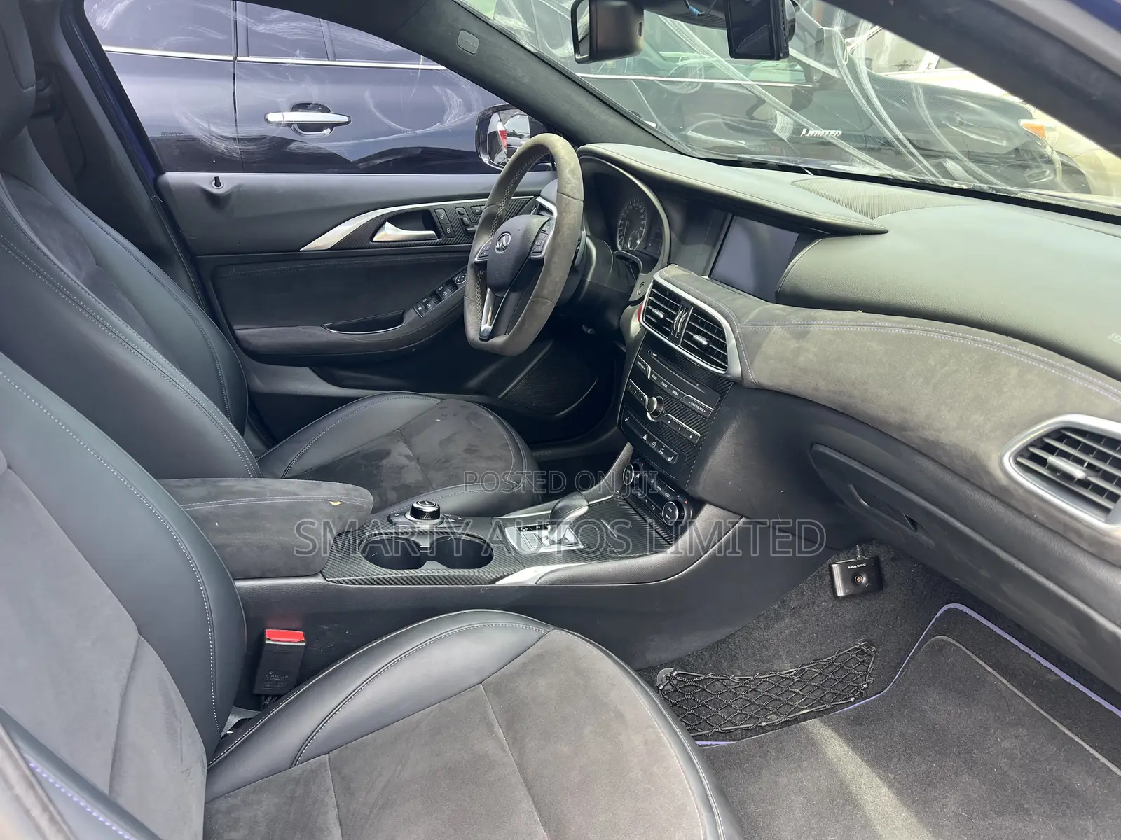 Infiniti Q30 2017 Purple