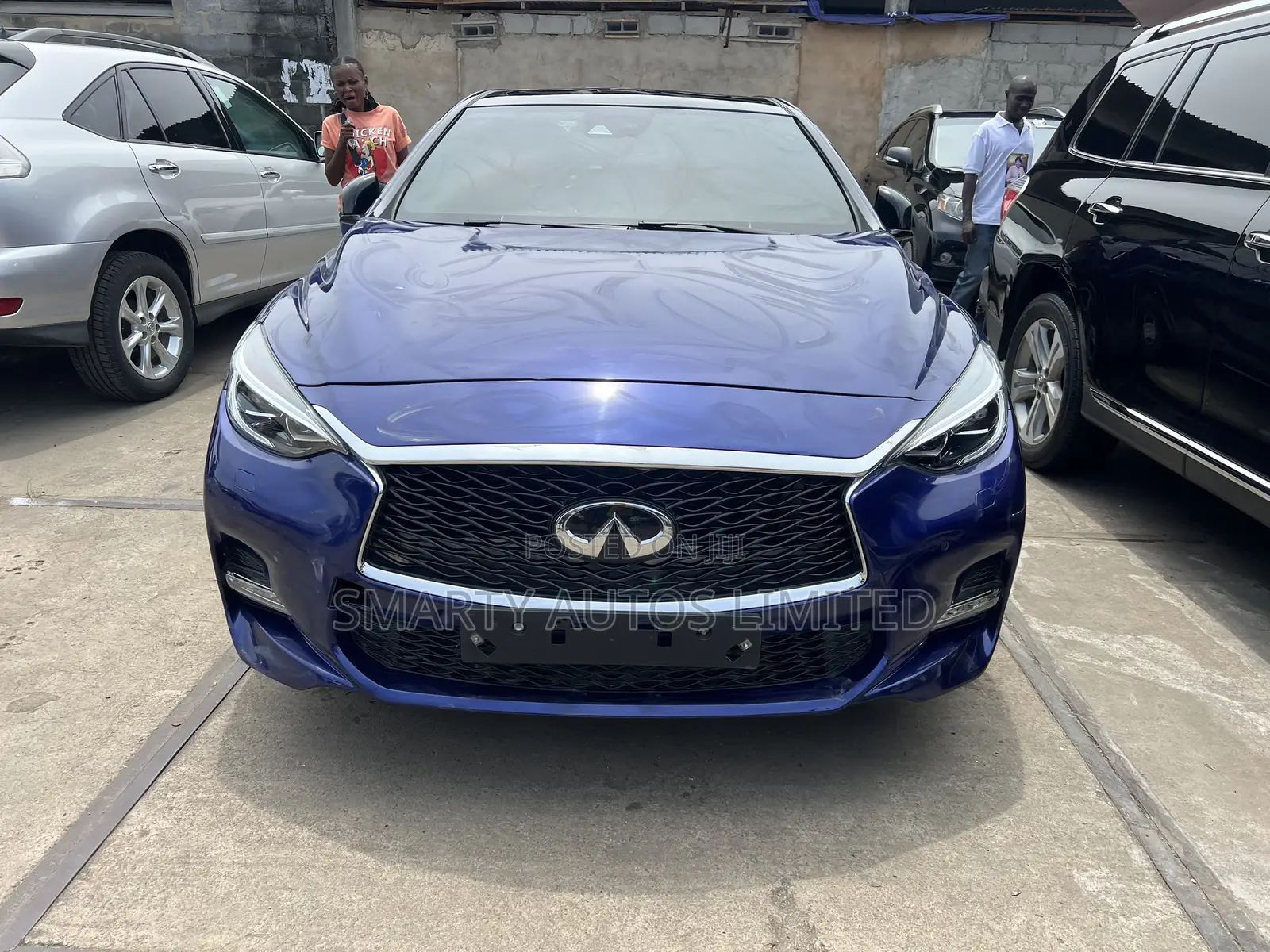 Infiniti Q30 2017 Purple