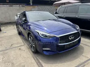 Infiniti Q30 2017 Purple