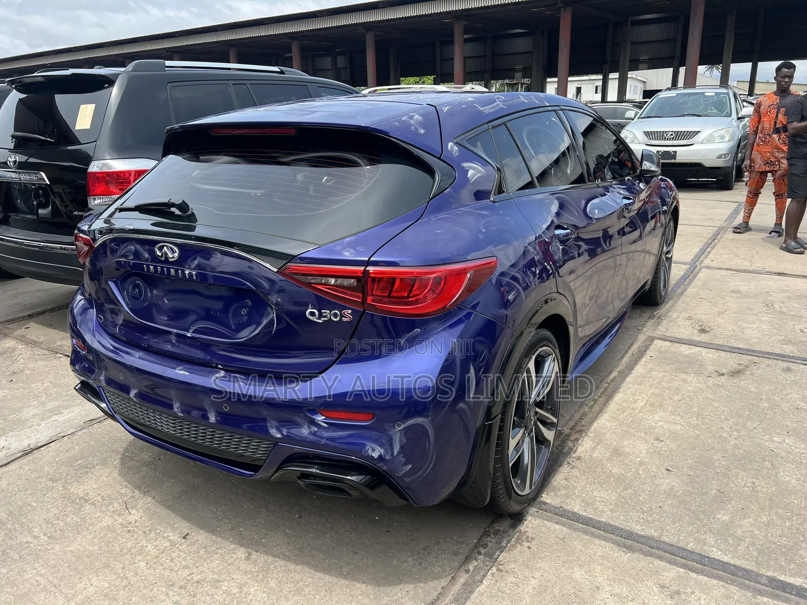 Infiniti Q30 2017 Purple