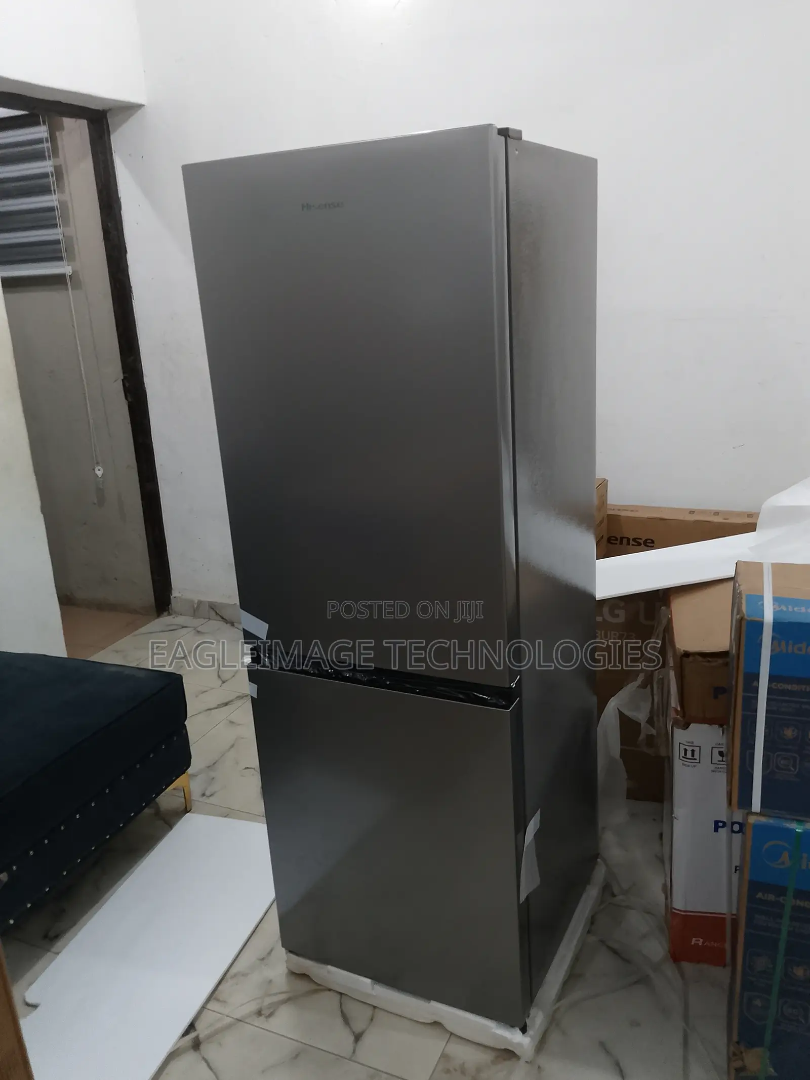 Spacious Hisense Bottom Freezer(Rd29dca)225ltrs