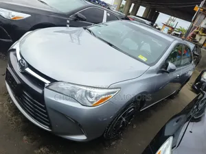 Toyota Camry 2016 Silver