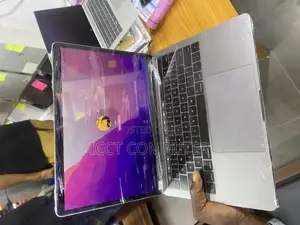 New Laptop Apple MacBook Pro 2016 8GB Intel Core I5 SSD 256GB