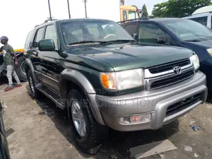 Toyota 4-Runner 2000 Green
