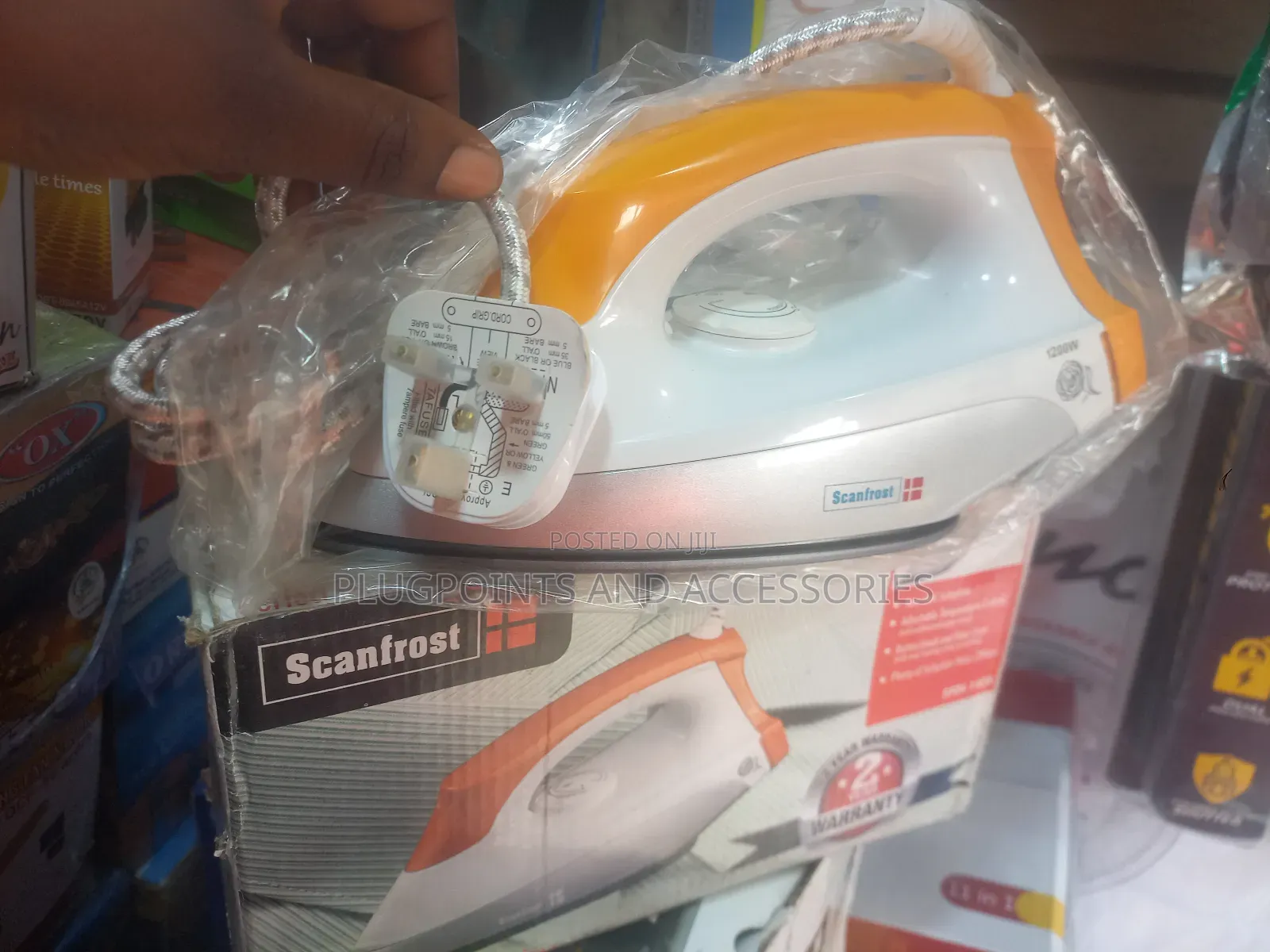 Scanfrost Dry Iron-1200w
