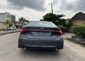 Toyota Avalon XLE FWD Sedan (3.5L V6 8A) 2019 Gray