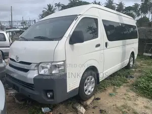 Toyota HiAce 2017 White