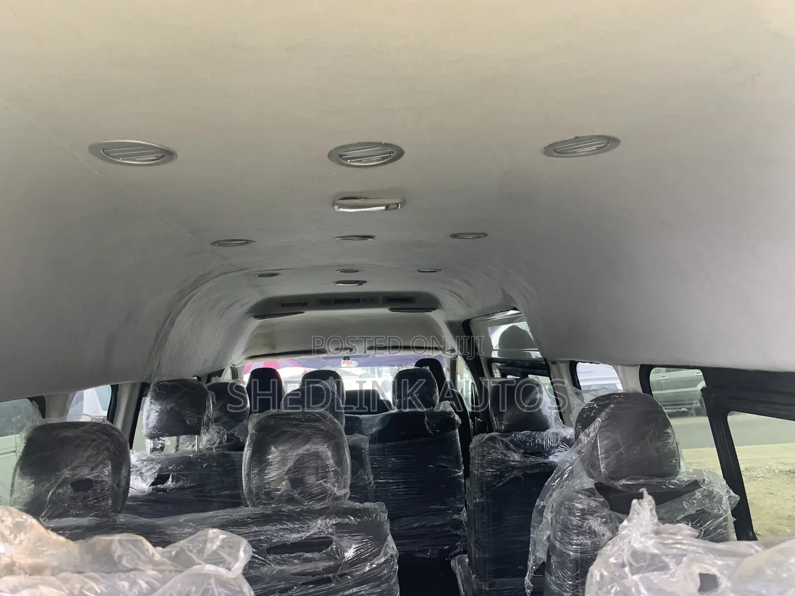 Toyota HiAce 2017 White
