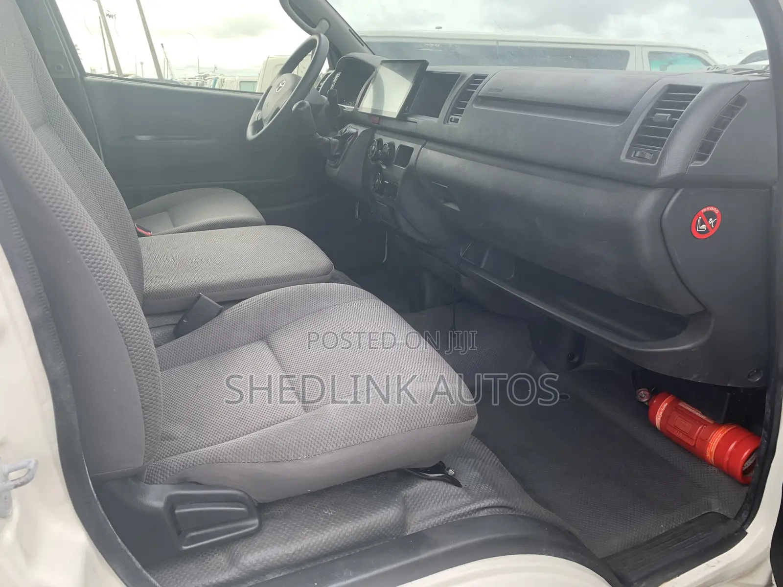 Toyota HiAce 2017 White