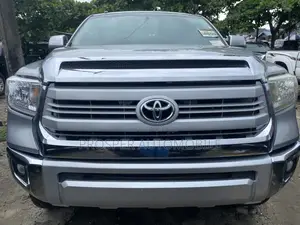 Toyota Tundra 2018 Silver
