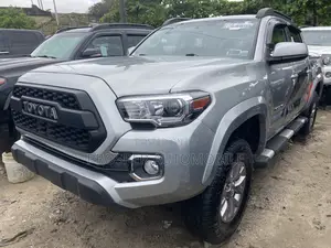 Toyota Tacoma SR5 2018 Silver