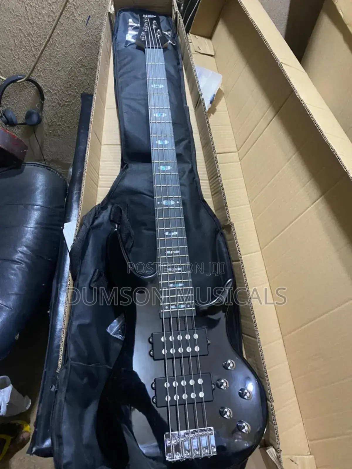 Active Ibanze 5 Strings Bass Guitar