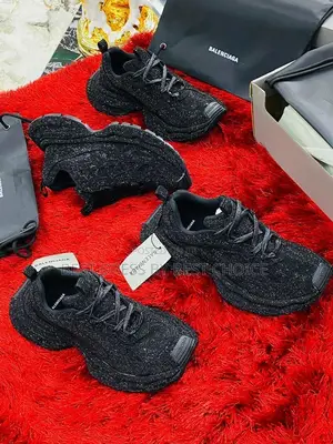 Balanciaga Luxury Snkz!