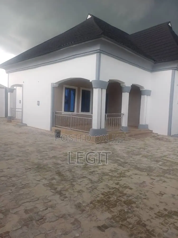 5bdrm Duplex in Bosso Estate, Minna for sale