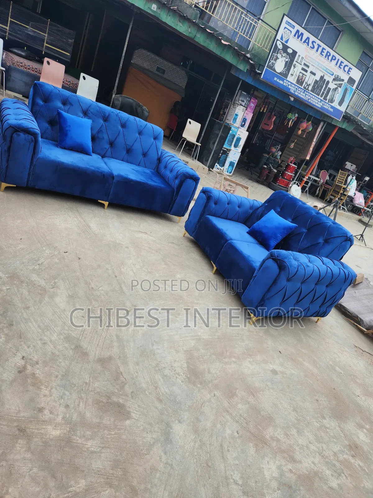 5 Seaters Sofa Chairs With Throw Pillows