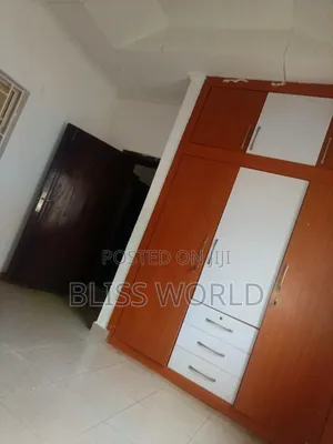 3bdrm Block of Flats in Utako for sale