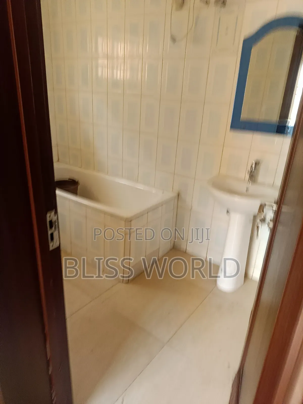 3bdrm Block of Flats in Utako for sale