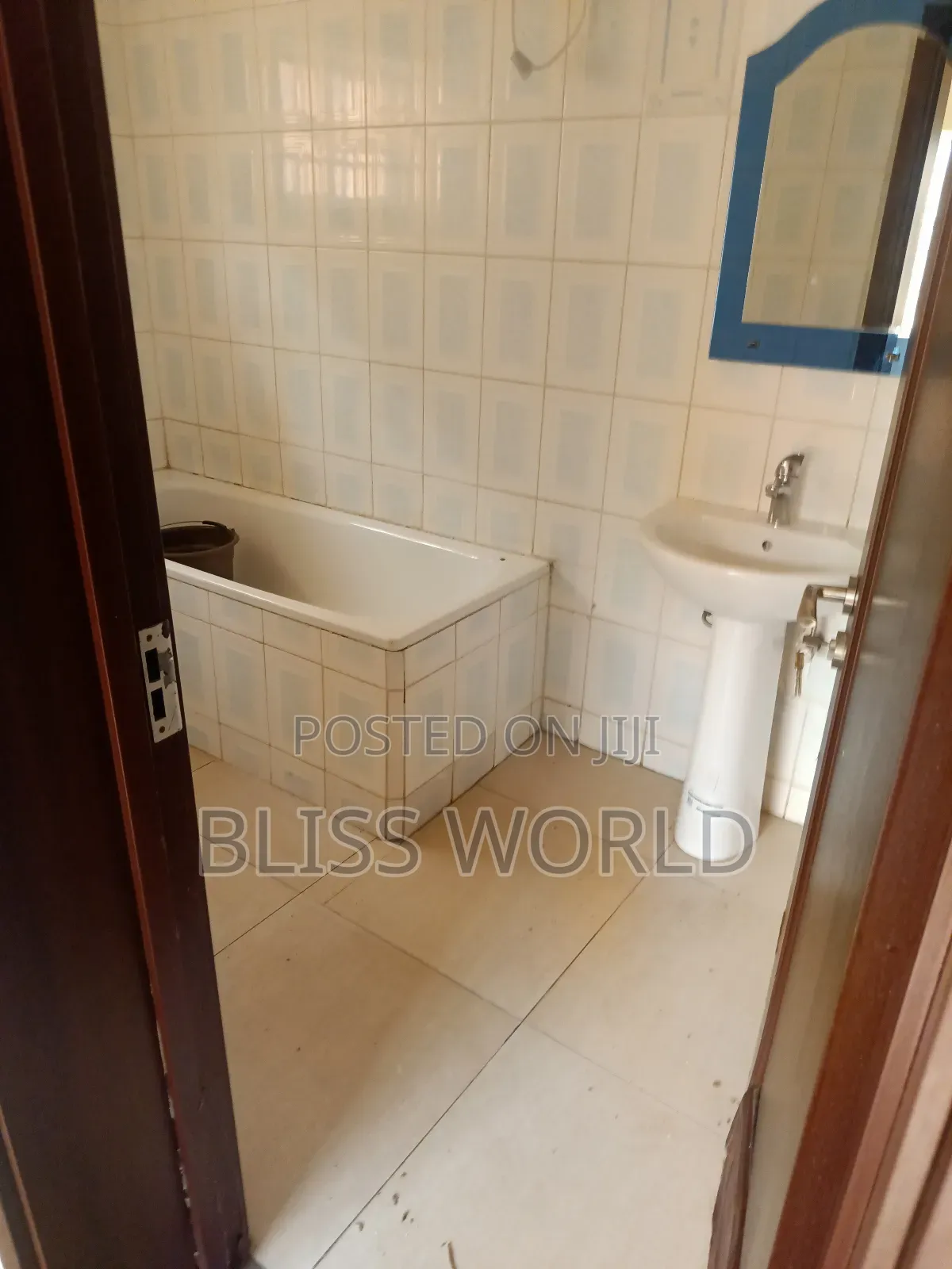 3bdrm Block of Flats in Utako for sale