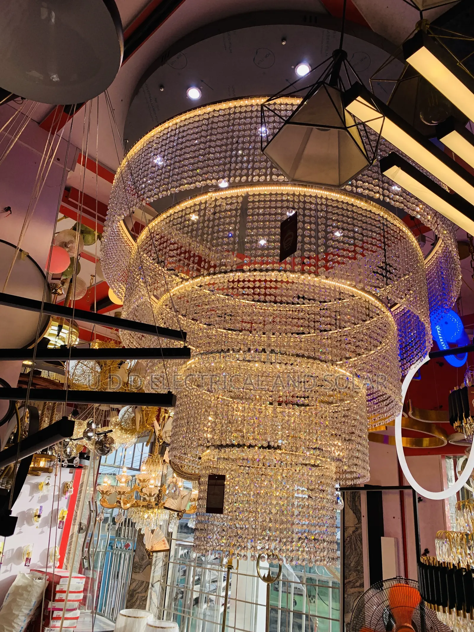 Modern Classic Chandelier Light Dubai By1500 Very Beautiful
