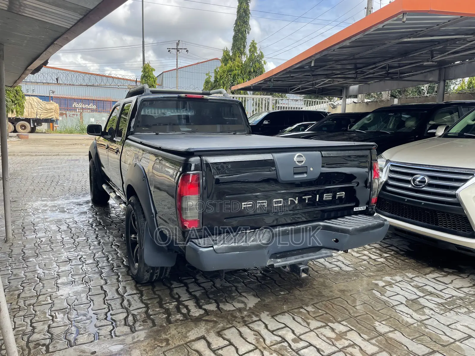 Nissan Frontier 2004 Black