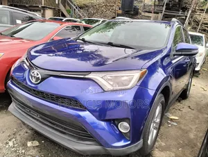 Toyota RAV4 XLE AWD (2.5L 4cyl 6A) 2016 Blue