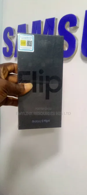 New Samsung Galaxy Z Flip4 128 GB Blue