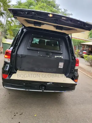 Bulletproof Landcruiser for Rent (Black)