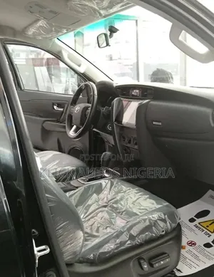 New Toyota Fortuner 4.0 RWD 2023 Black