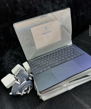 New Laptop Apple MacBook Air 2024 M3 13-Inch 16GB Apple M3 SSD 512GB
