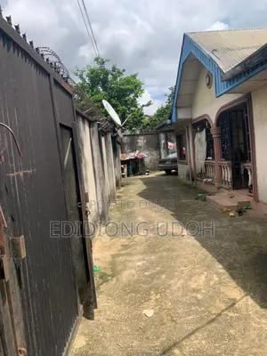 2bdrm Block of Flats in Calabar Itu Road, for sale