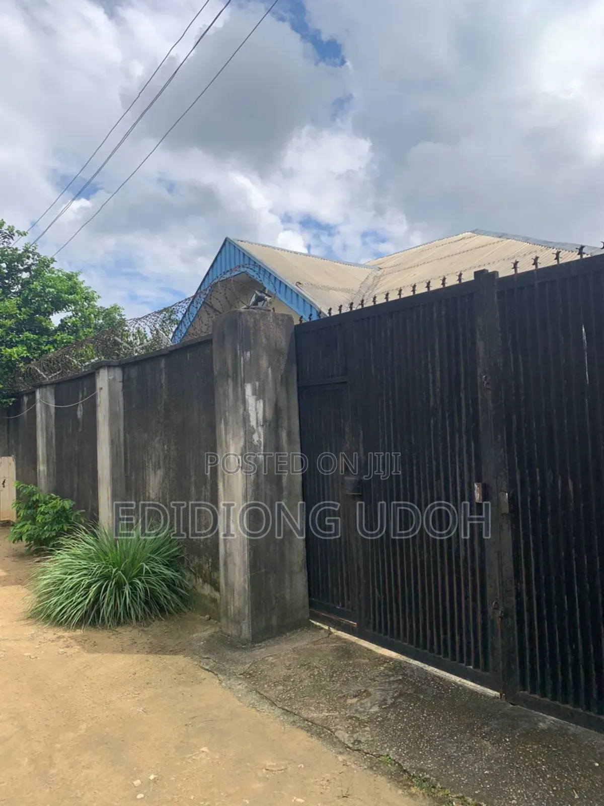 2bdrm Block of Flats in Calabar Itu Road, for sale