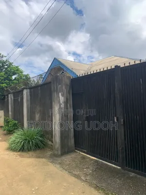 2bdrm Block of Flats in Calabar Itu Road, for sale